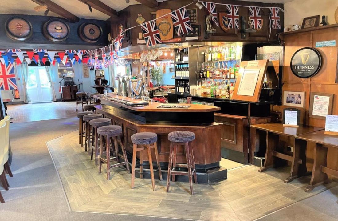 אייביברידג' The Sportsmans Inn Limited מראה חיצוני תמונה