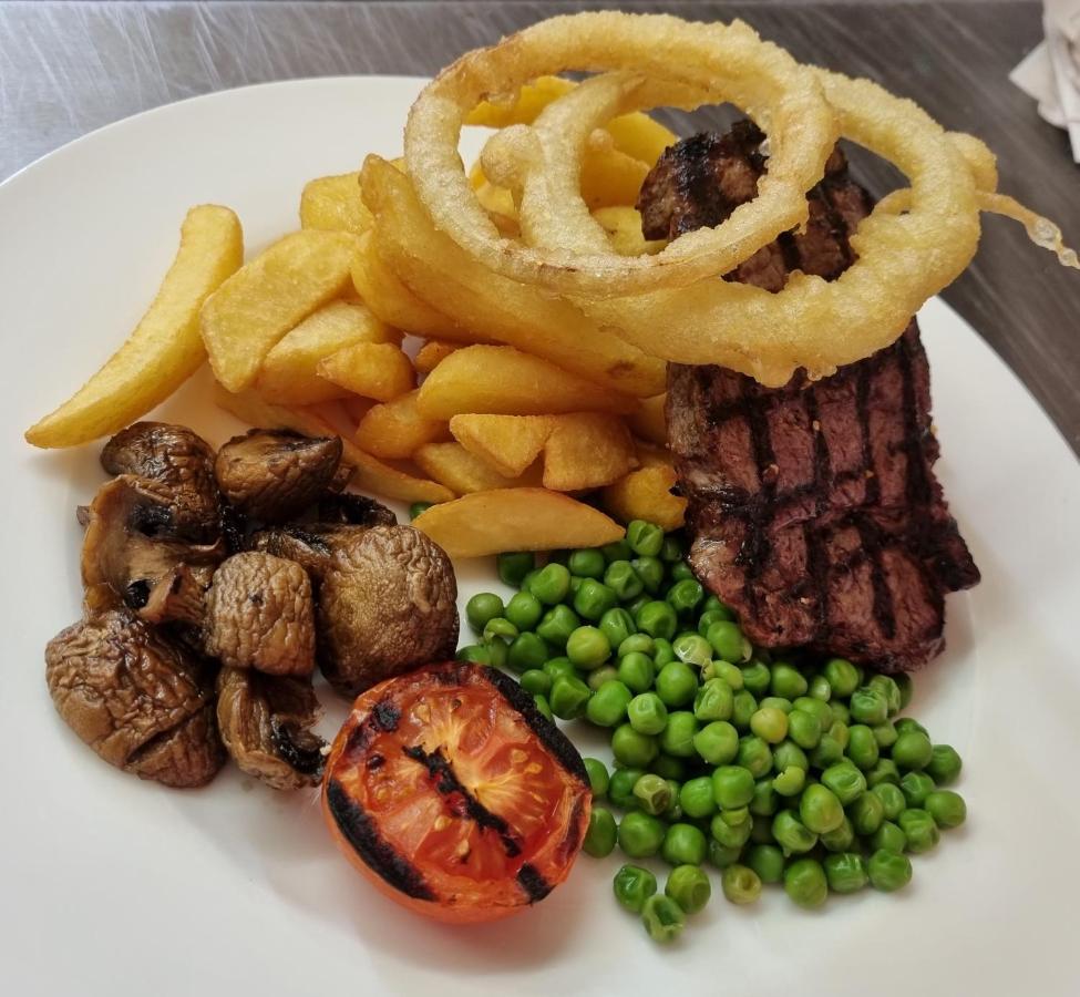 אייביברידג' The Sportsmans Inn Limited מראה חיצוני תמונה
