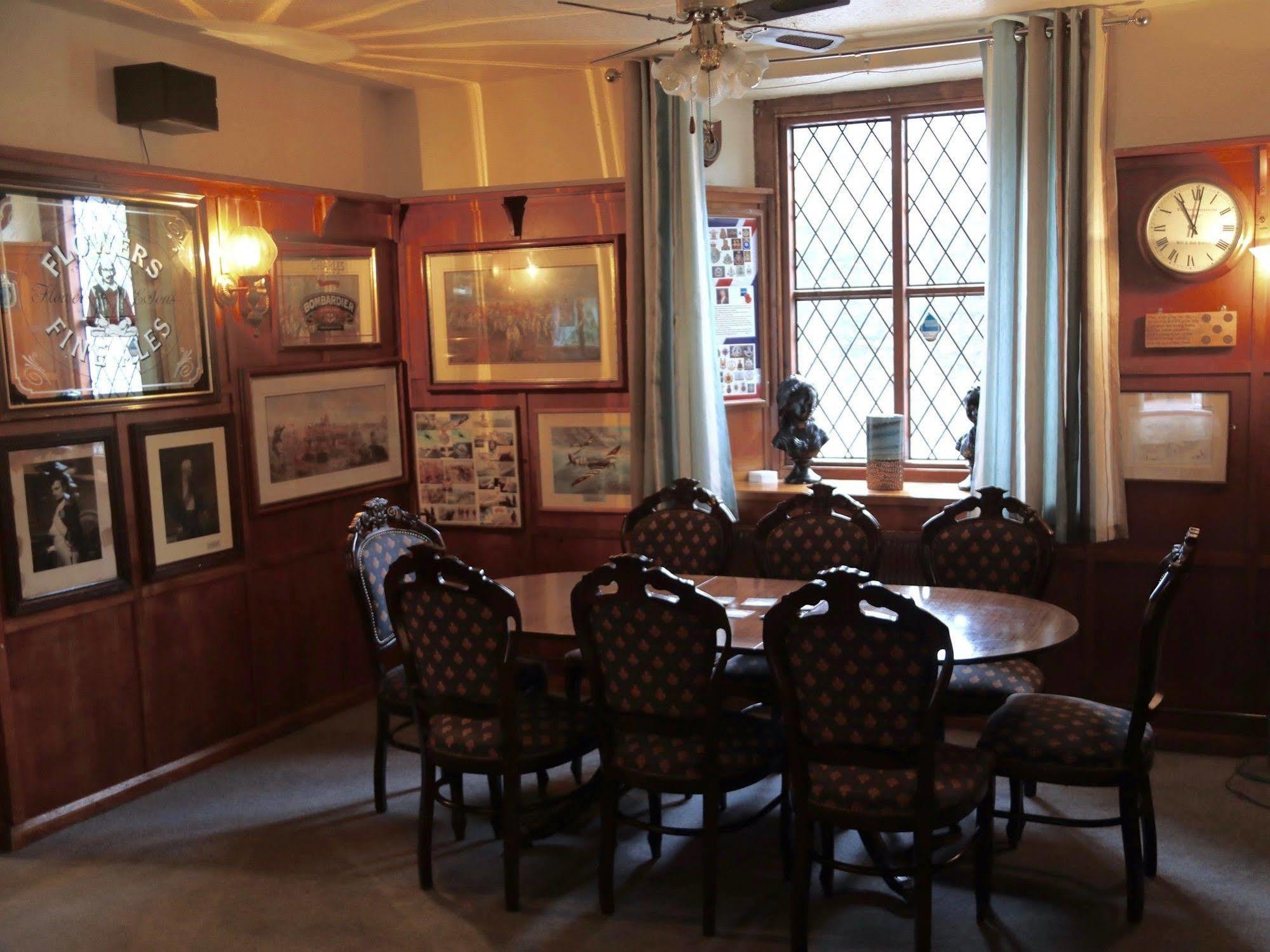 אייביברידג' The Sportsmans Inn Limited מראה חיצוני תמונה